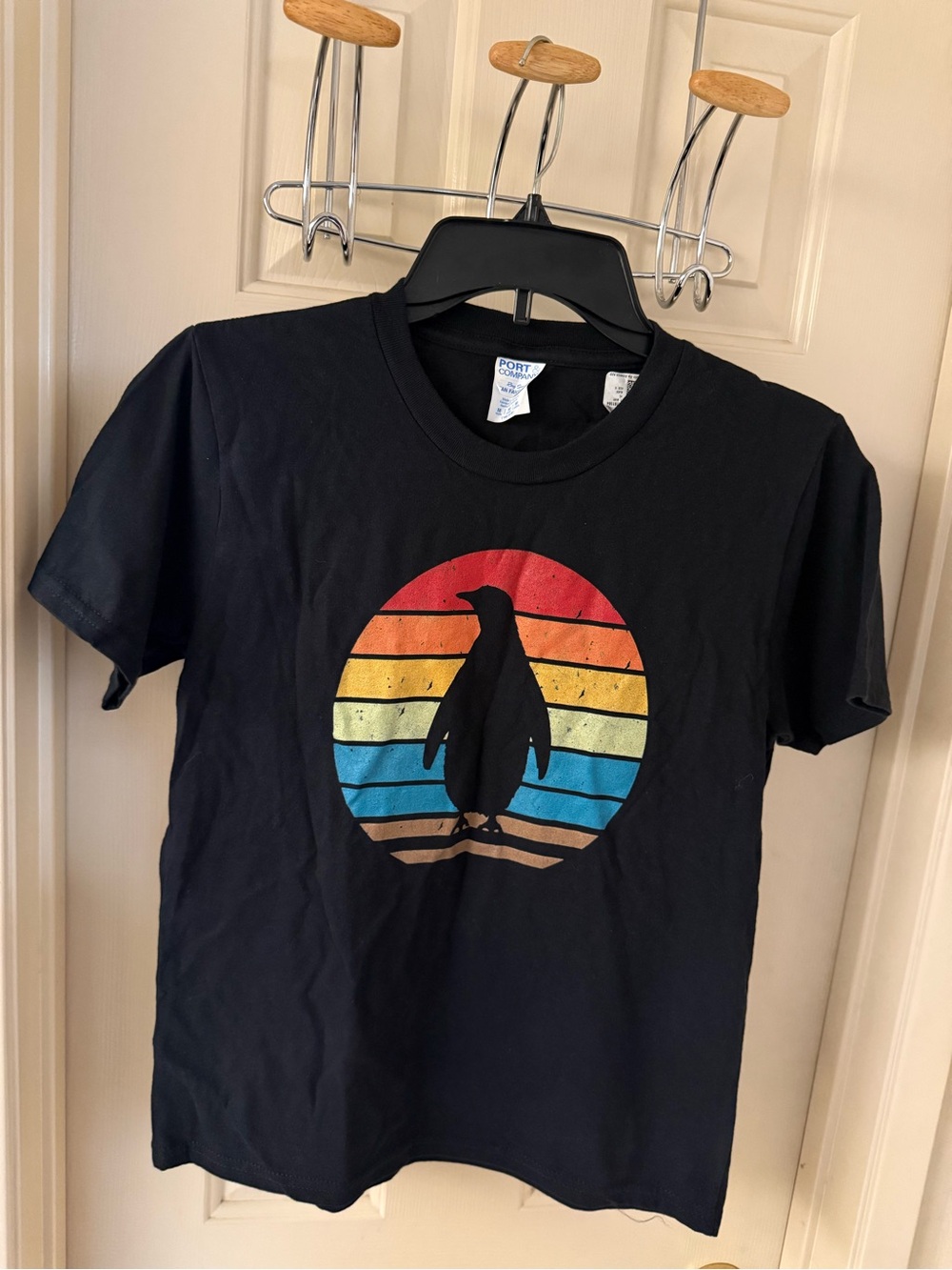Boys size 9-10 Penguin t-shirt